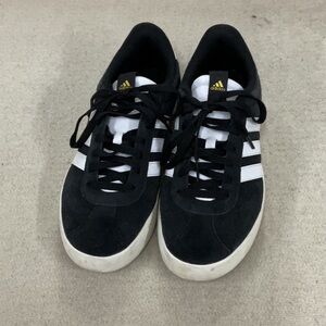EUC Woman’s Adidas Black and White Sneakers